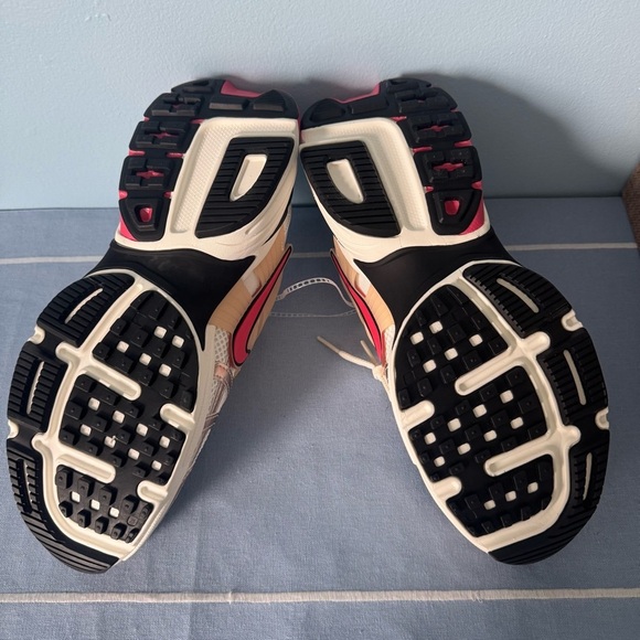 NEW Nike V2K Run Women’s Guava Ice/Aster Pink Sneakers Size 9 - Picture 7 of 8